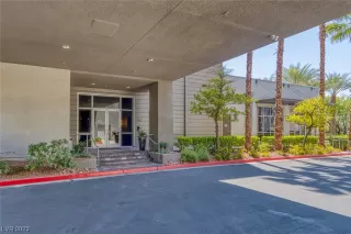 Photo #2: 2497823 Listing 