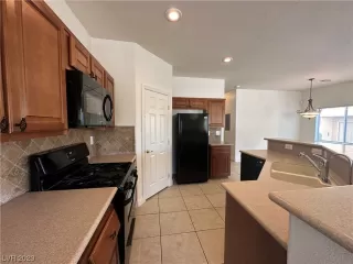 Photo #3: 2497857 Listing 