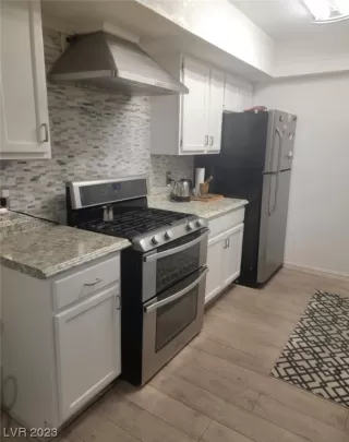 Photo #2: 2497861 Listing