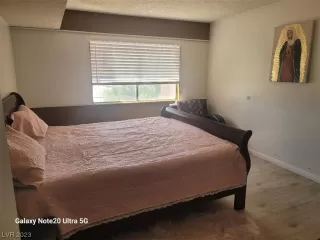 Photo #5: 2497861 Listing