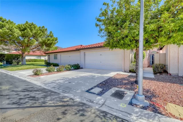 MLS: 2497875 Condo For Sale