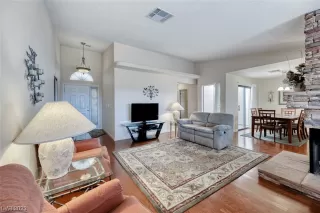 Photo #3: 2497875 Listing