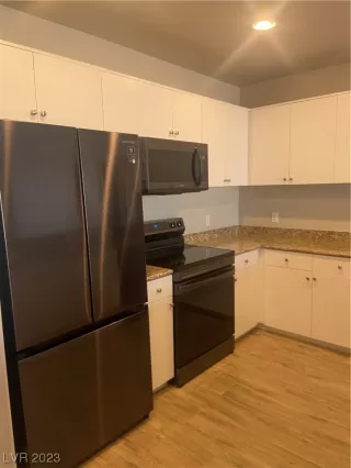 Photo #2: 2497876 Listing 