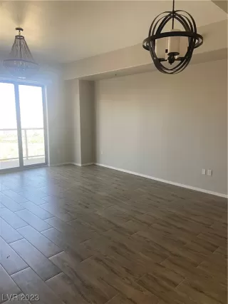 Photo #3: 2497876 Listing 