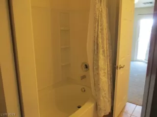 Photo #6: 2497883 Listing 