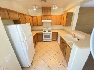 Photo #5: 2497885 Listing 
