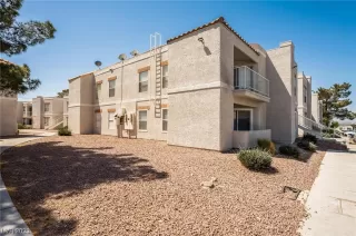 Photo #5: 2497897 Listing