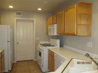 Photo #2: 2497901 Listing 