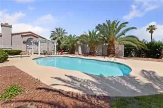 Photo #2: 2497923 Listing