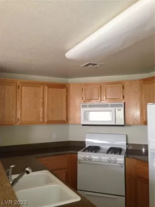 Photo #6: 2497929 Listing 