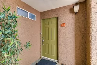 Photo #1: 2497941 Listing 