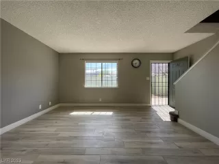 Photo #1: 2497947 Listing 