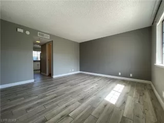 Photo #2: 2497947 Listing 