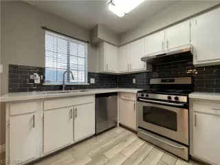 Photo #4: 2497947 Listing 