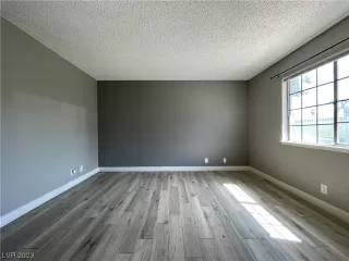 Photo #6: 2497947 Listing 