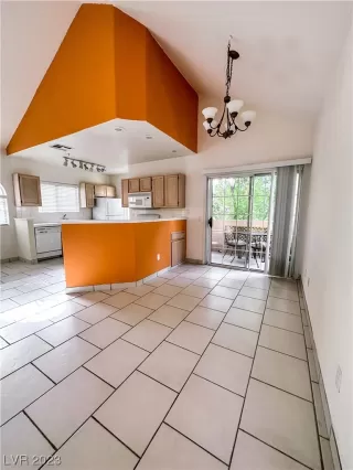 Photo #3: 2497952 Listing 