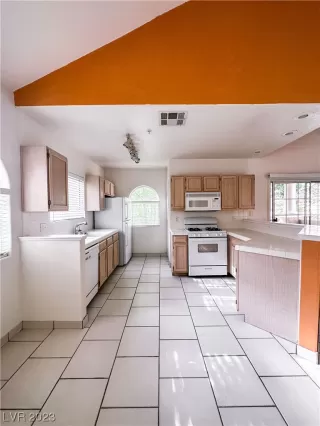 Photo #4: 2497952 Listing 