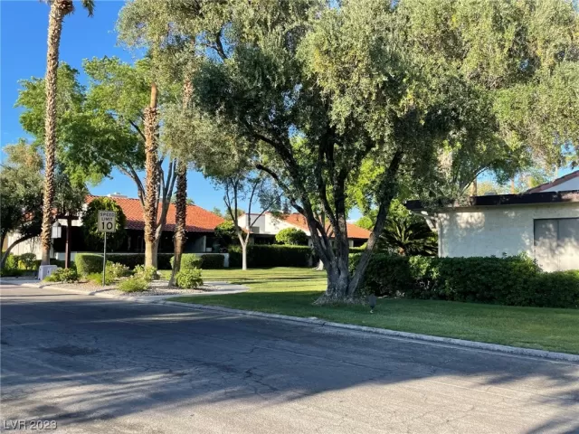 MLS: 2498006 Condo For Sale