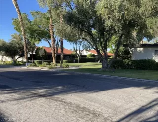 Photo #3: 2498006 Listing 