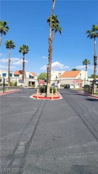 Photo #1: 2498011 Listing 