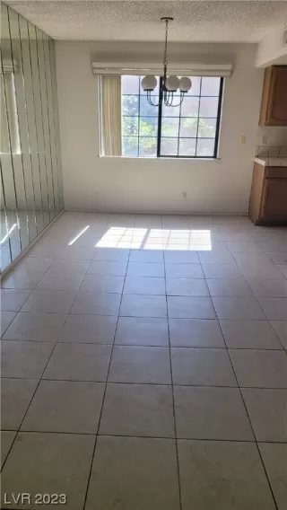 Photo #6: 2498011 Listing 