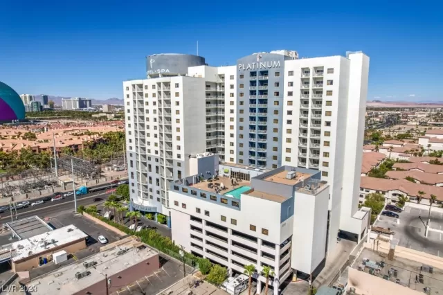 MLS: 2498024 Condo For Sale