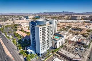 Photo #4: 2498024 Listing