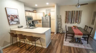 Photo #4: 2498029 Listing 