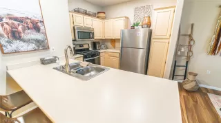 Photo #5: 2498029 Listing 