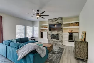 Photo #5: 2498055 Listing