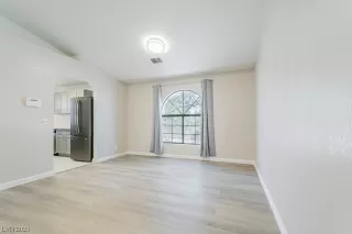 Photo #3: 2498099 Listing 