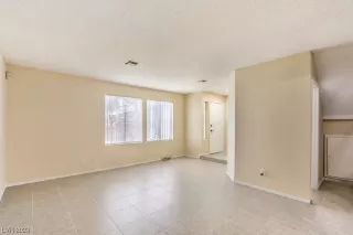 Photo #4: 2498100 Listing