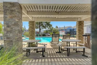 Photo #4: 2498109 Listing 