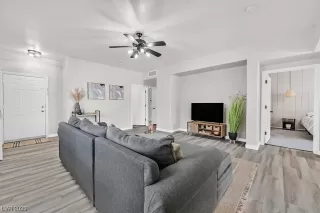 Photo #1: 2498122 Listing