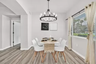 Photo #5: 2498122 Listing