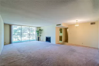 Photo #2: 2498123 Listing