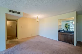 Photo #5: 2498123 Listing