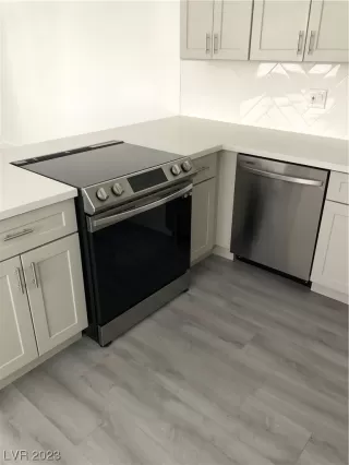 Photo #3: 2498131 Listing 