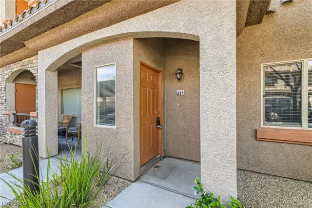 MLS: 2498143 Condo For Sale