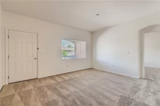 Photo #6: 2498143 Listing