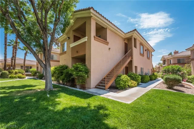 MLS: 2498155 Condo For Sale