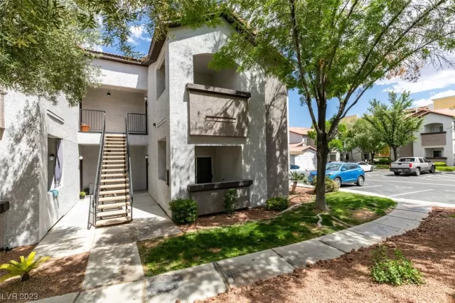 MLS: 2498168 Condo For Sale