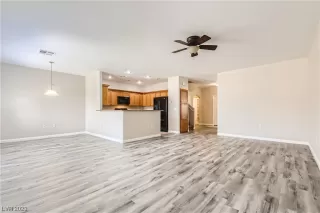 Photo #6: 2498217 Listing