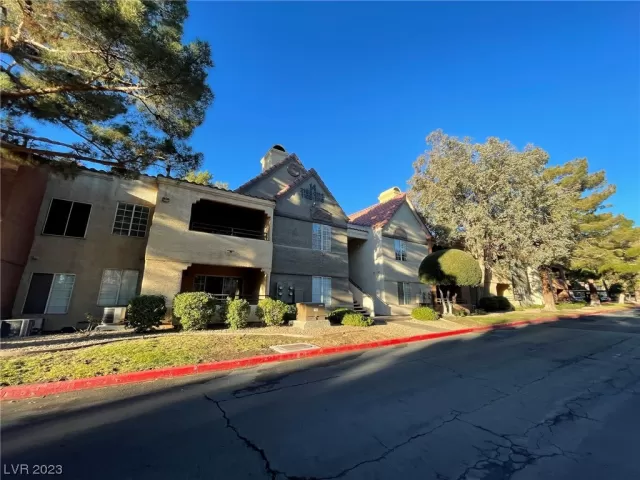 MLS: 2498237 Condo For Sale