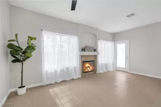 Photo #4: 2498268 Listing