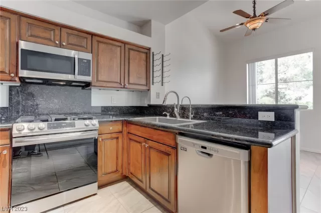 MLS: 2498278 Condo For Sale