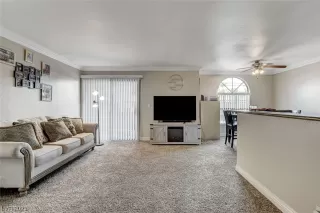 Photo #4: 2498302 Listing