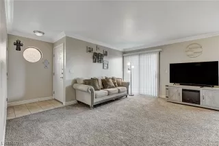 Photo #5: 2498302 Listing