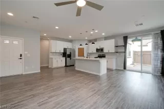 Photo #3: 2498322 Listing