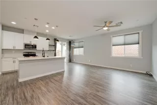 Photo #4: 2498322 Listing